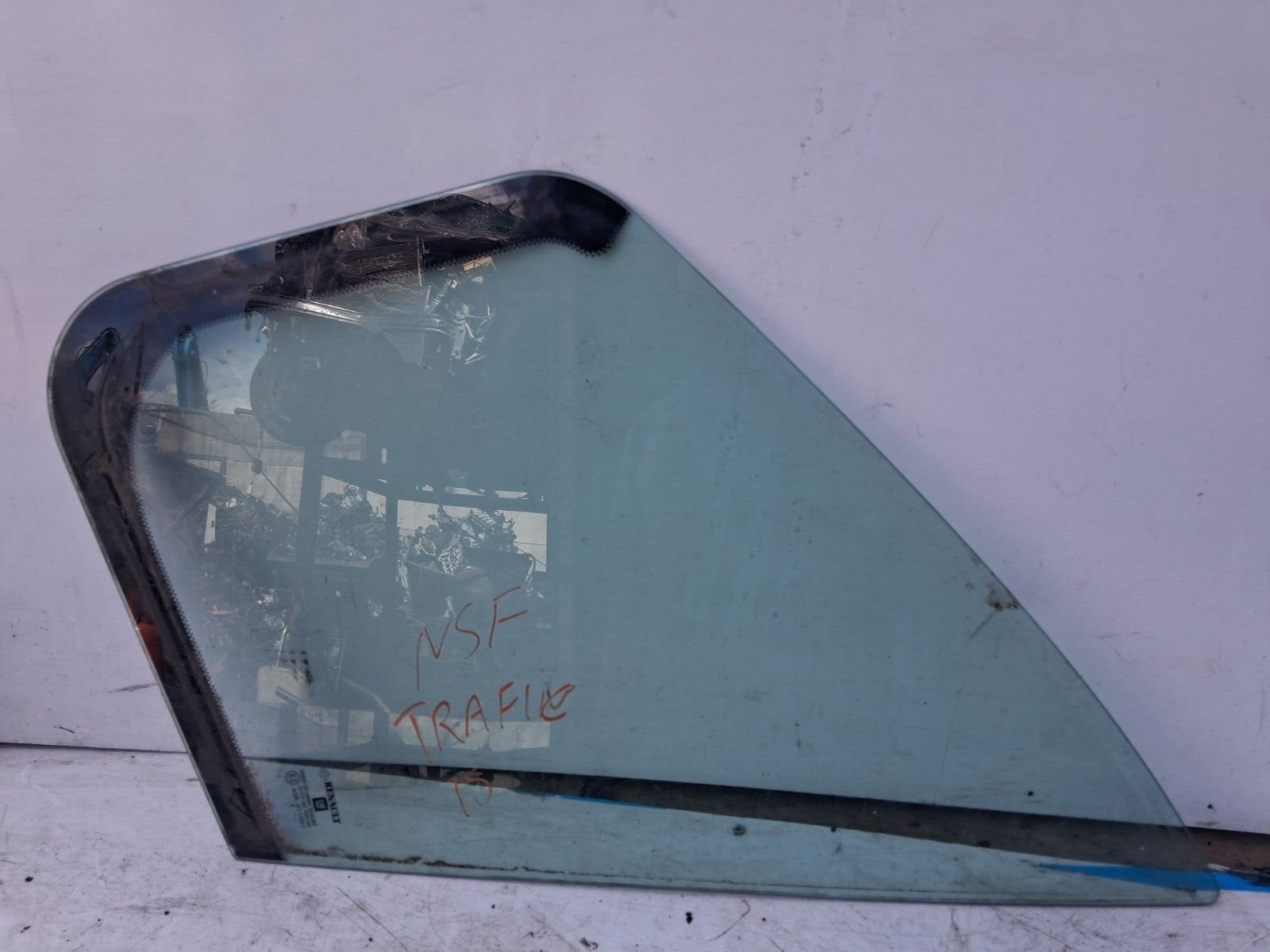 2015 RENAULT TRAFIC B X82 MK2 NSF PASSENGER SIDE FRONT LEFT QUARTER WINDOW GLASS
