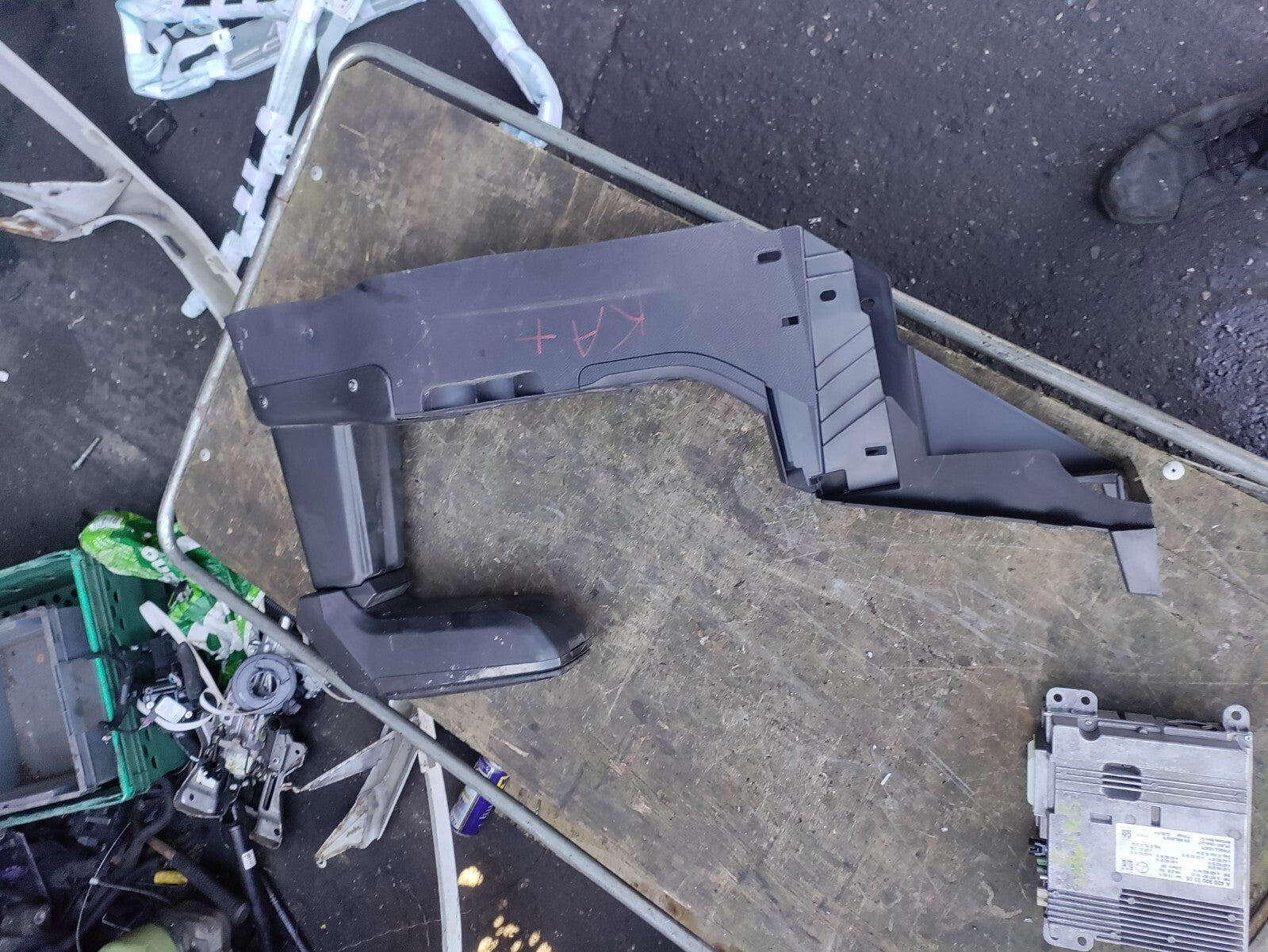 FORD KA+ PLUS 2017 CENTER CONSOLE ARM REST