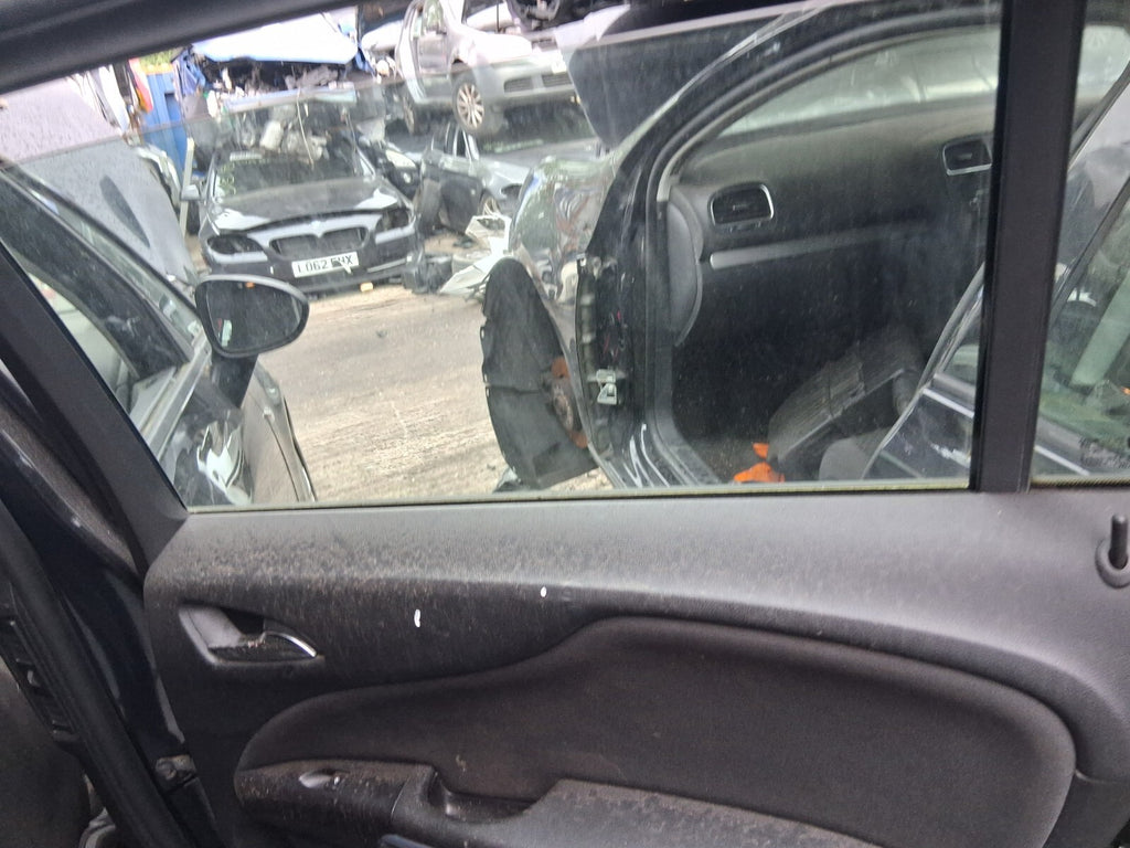 2014 VAUXHALL ZAFIRA TOURER C MK3 OSR DRIVER SIDE REAR RIGHT WINDOW GLASS