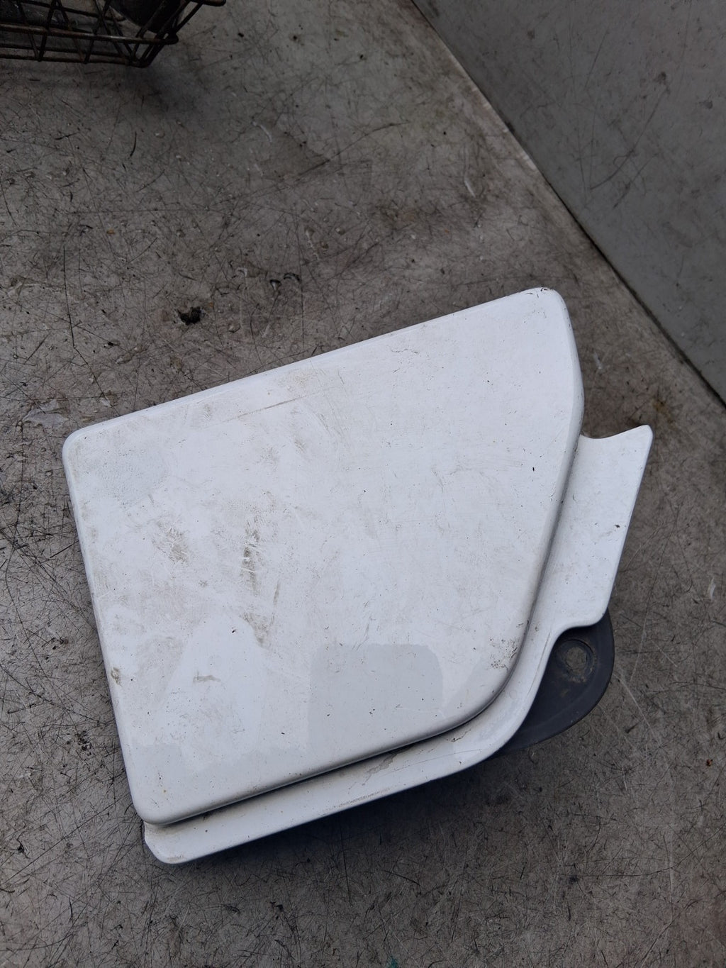 2020 RENAULT MASTER MK3 FUEL FLAP LID COVER 765M65718R