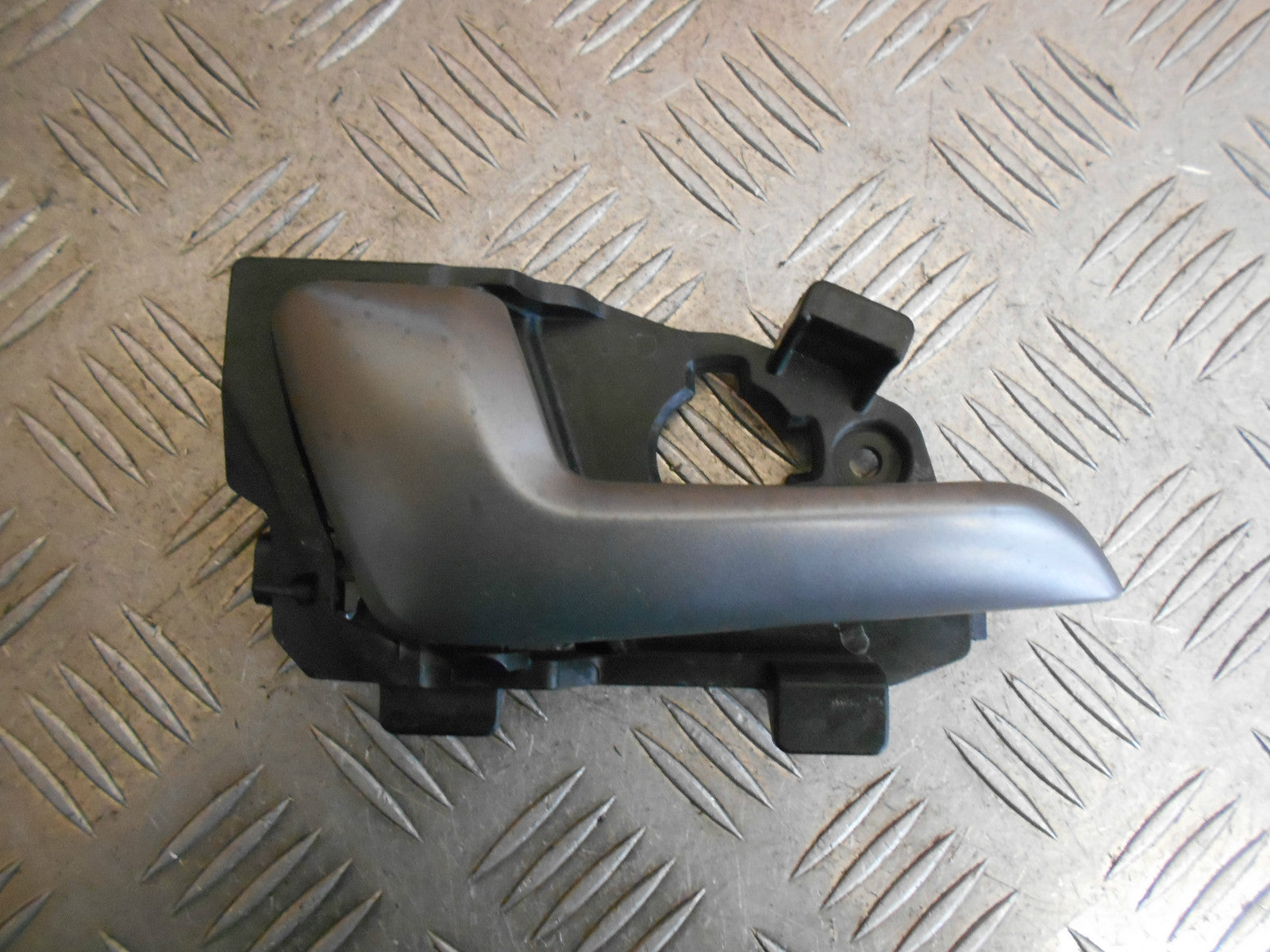 KIA RIO MK3 2014 NSF PASSENGER SIDE FRONT INTERIOR DOOR HANDLE