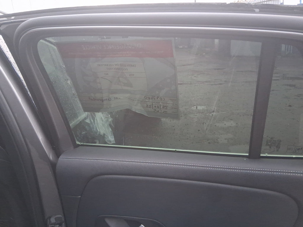 2025 MERCEDES BENZ GLA 180 H247 OSR DRIVER SIDE REAR RIGHT WINDOW GLASS