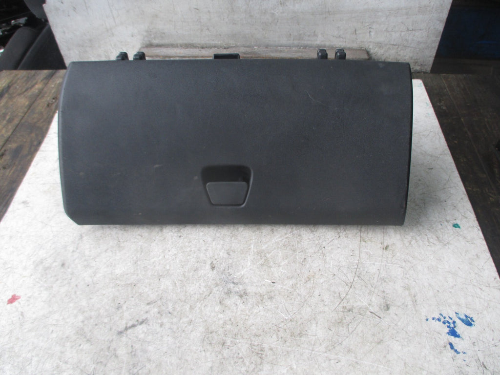 TOYOTA AYGO 2016 PASSENGER SIDE GLOVE BOX UNIT