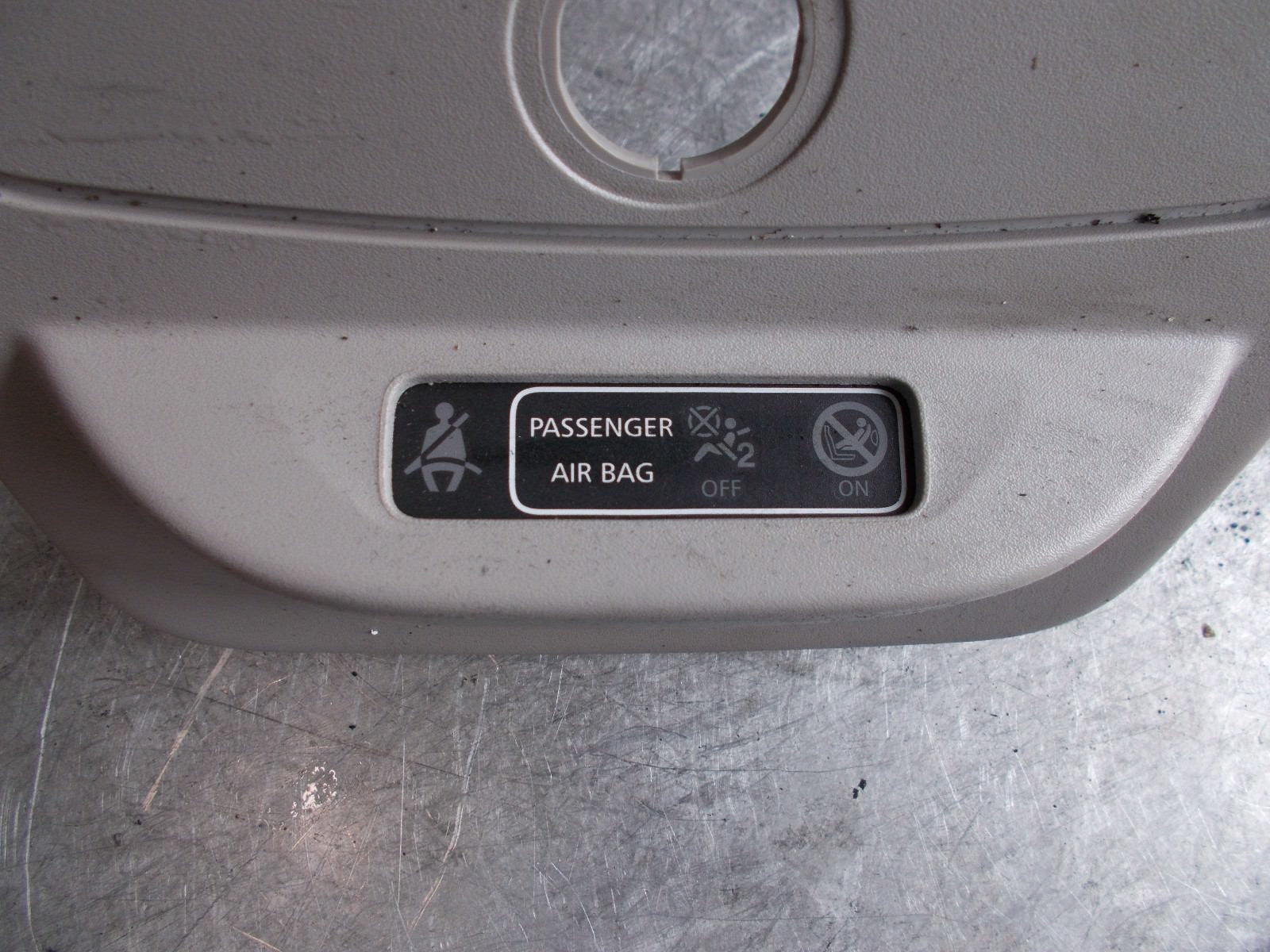 2015 RENAULT CLIO MK4 FRONT INTERIOR LIGHTS CONTROL UNIT TRIM