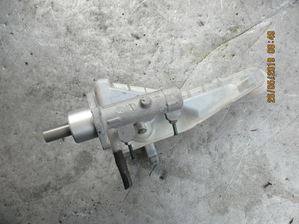 RENAULT CLIO MK3 BRAKE SERVO MASTER CYLINDER