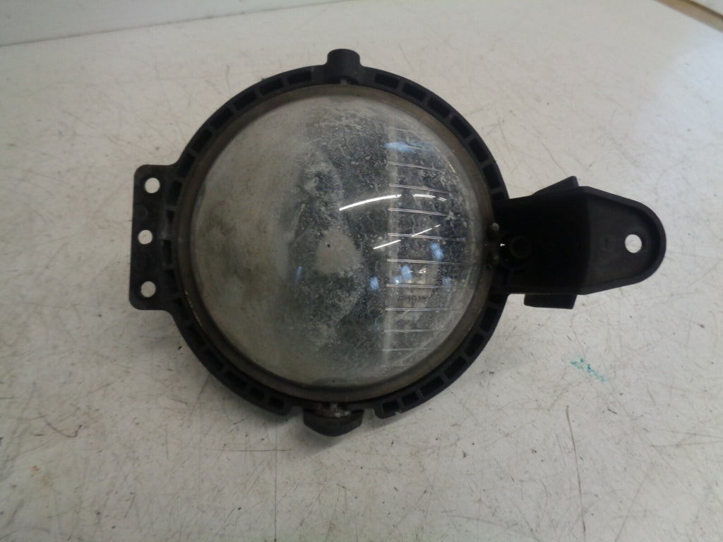 MINI R56 2010 FRONT BUMPER PASSENGER SIDE FOGLIGHT FOG TRIM LAMP