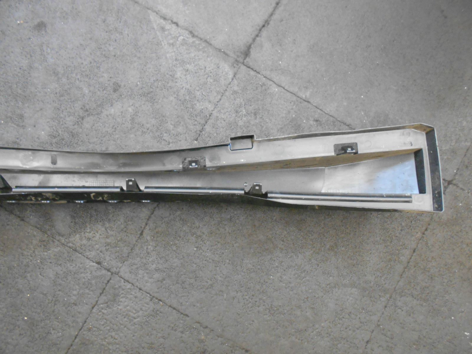 NISSAN NOTE E12 2014 FRONT PLASTIC UPPER SUPPORT TRIM 620903VU0A