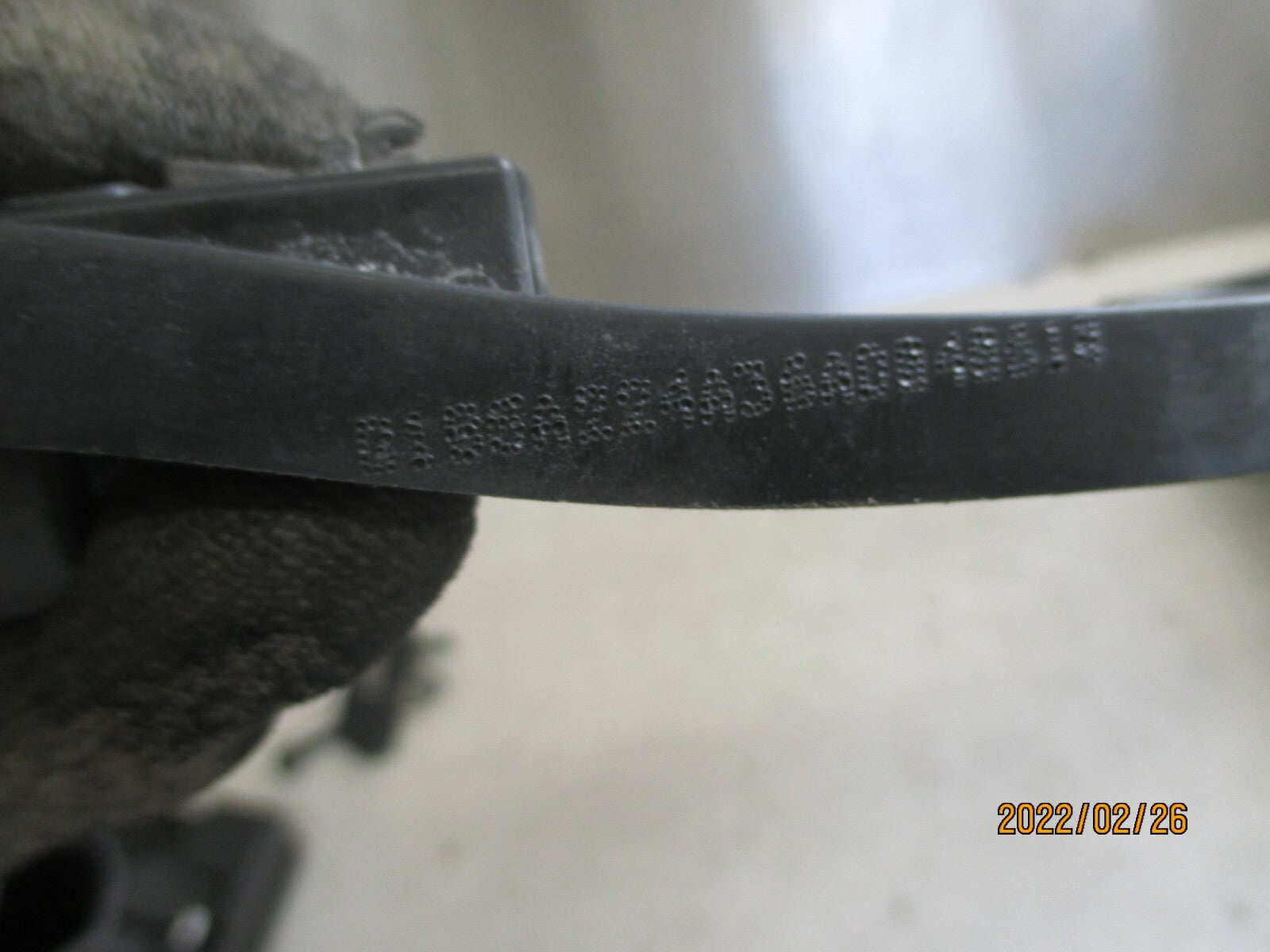 FORD KA+ 2018 MK3 OSF FRONT DRIVER SIDE HANDLE BRACKET
