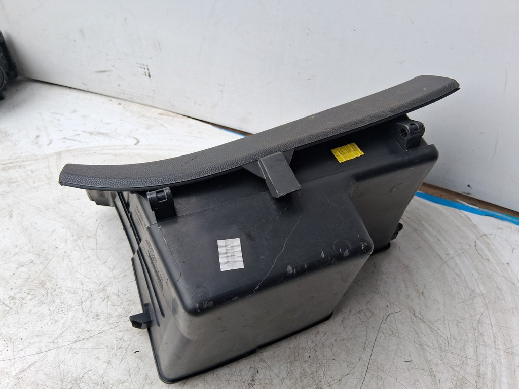2014 FORD FIESTA MK7 FRONT DASHBOARD GLOVE BOX STORAGE COMPARTMENT BA61A06010