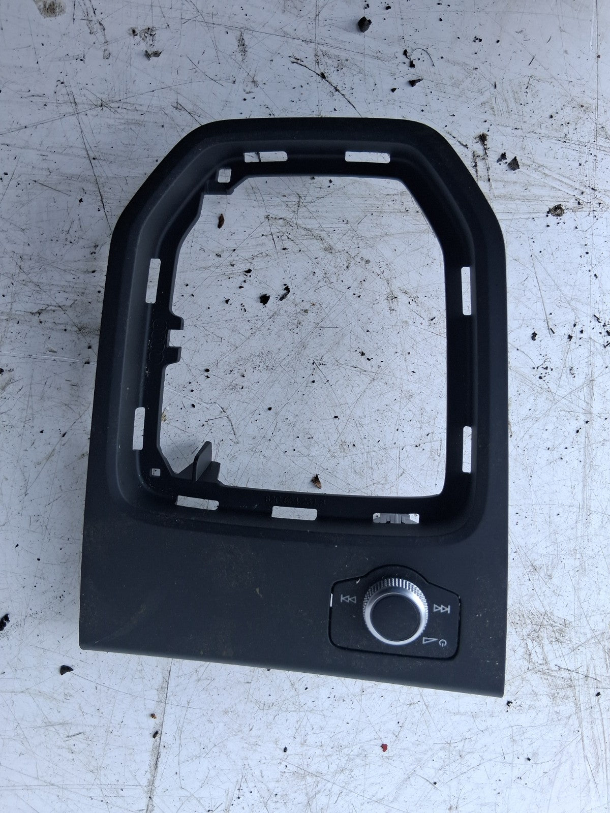2024 AUDI A1 S LINE MK2 GB GEAR SELECTOR GEAR SURROUND TRIM PANEL 11055001