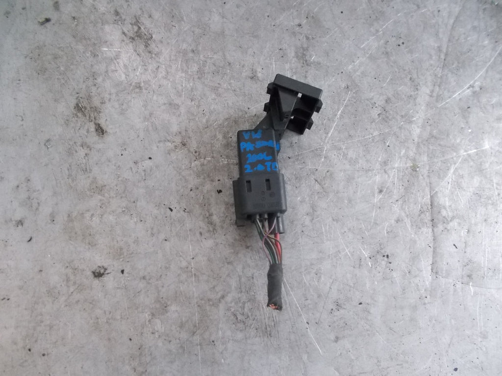 2006 VOLKSWAGEN PASSAT 2.0L TDI GLOW PLUG RELAY 038907281D