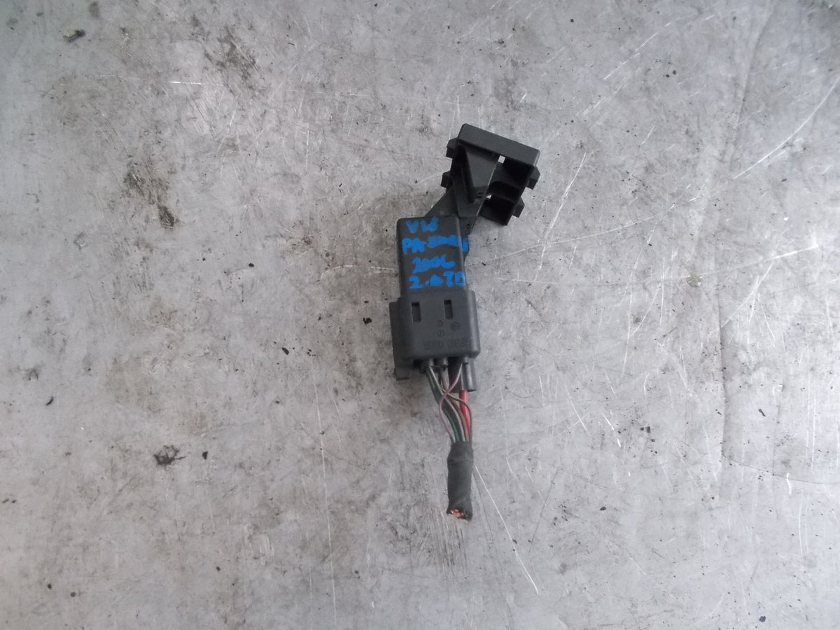 2006 VOLKSWAGEN PASSAT 2.0L TDI GLOW PLUG RELAY 038907281D