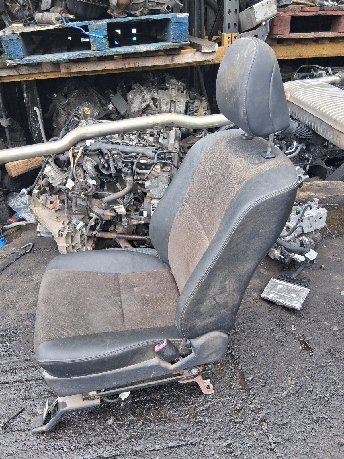 2013 TOYOTA ESTIMA MK3 OSF DRIVER SIDE FRONT COMPLETE SEAT HALF LEATHER