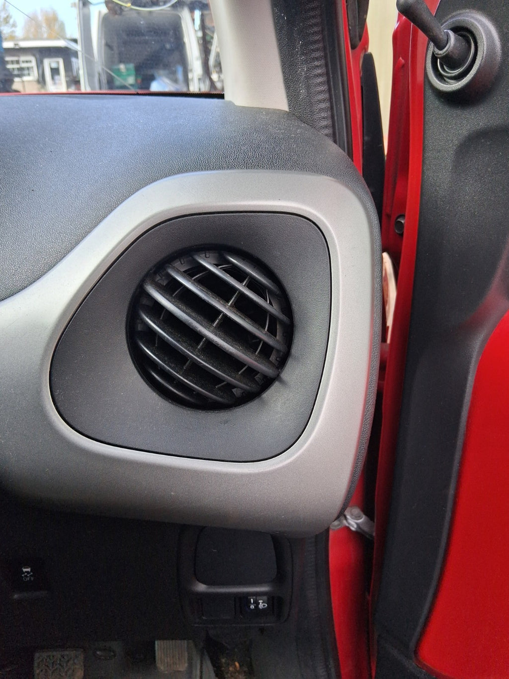 2016 PEUGEOT 108 MK2 OSF DRIVER SIDE FRONT RIGHT AIRVENT AIR VENT