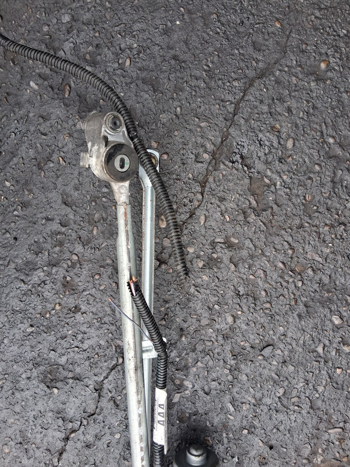 2017 FORD GRAND C MAX FRONT WINDSCREEN WINDOW WIPER MOTOR & LINKAGE F1DT17K636