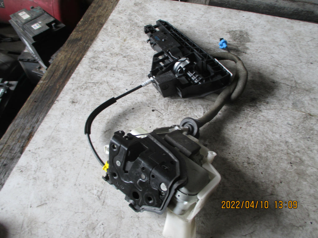 AUDI A1 2015 5 DOOR 8X OSF DRIVER SIDE FRONT DOOR LOCK MECHANISM