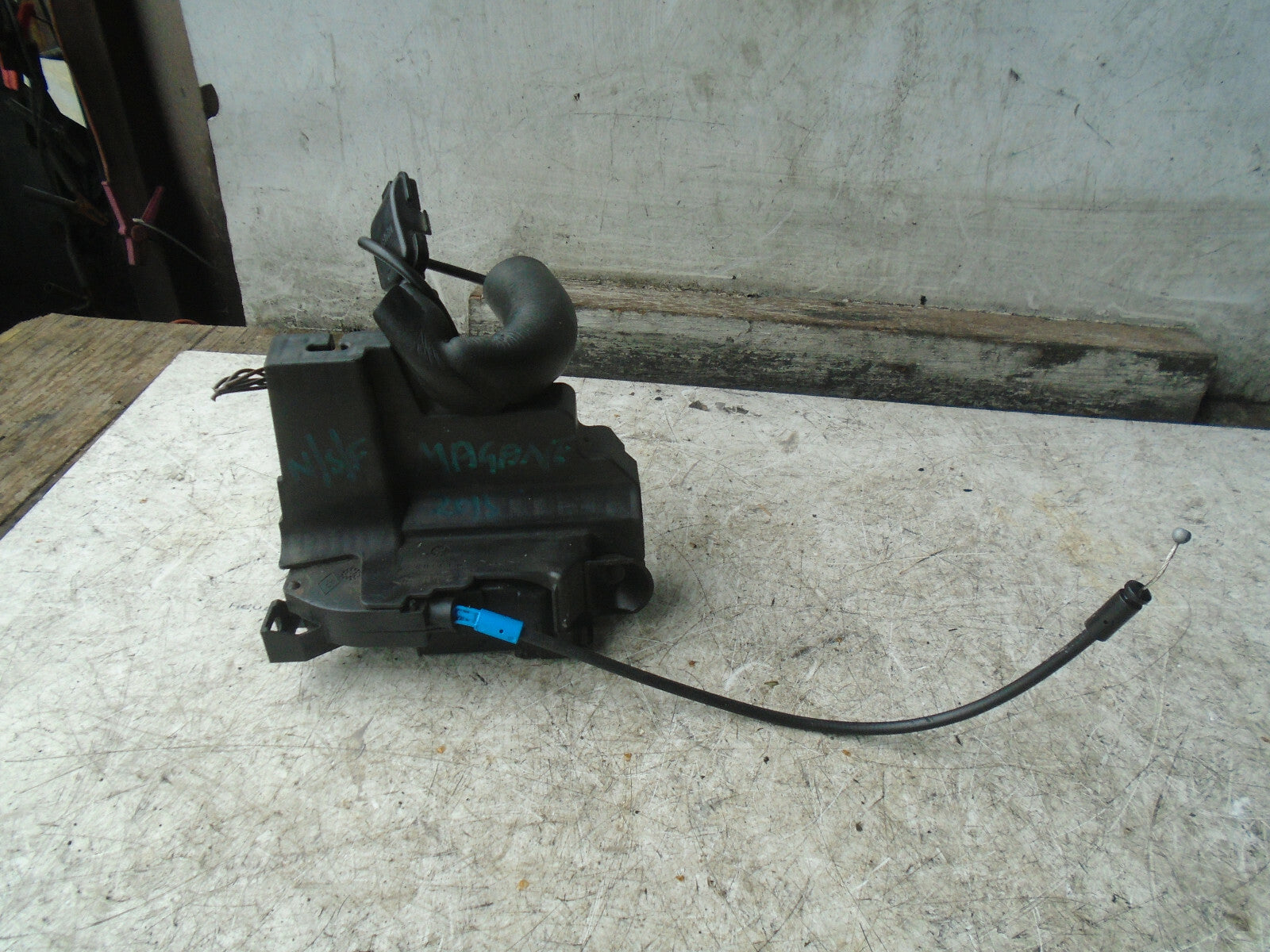 RENAULT MEGANE MK3 2015 NSF PASSENGER SIDE FRONT DOOR LOCK MECHANISM