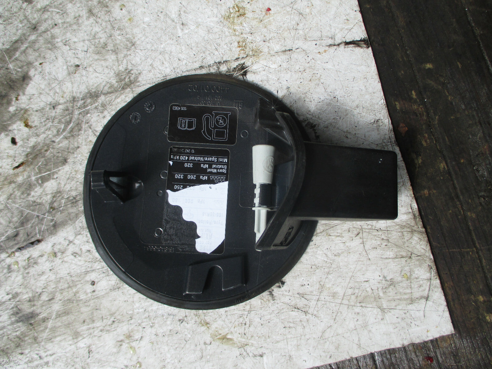 VAUXHALL CORSA D 2011 FUEL PETROL DIESEL FLAP DOOR COVER TRIM GREY 13183307