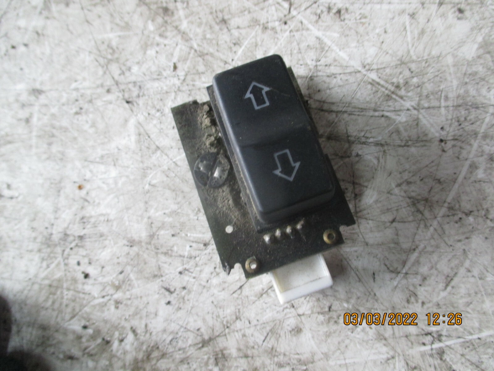 RANGE ROVER P38 1999 REAR WINDOW SWITCH YUF101570