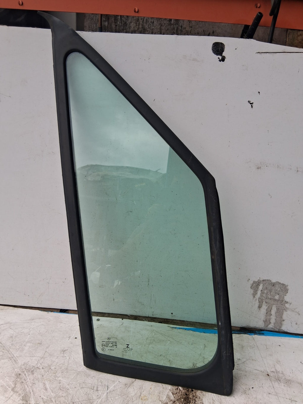 2020 MERCEDES BENZ SPRINTER W907 OSF DRIVER SIDE FRONT RIGHT QUARTER GLASS