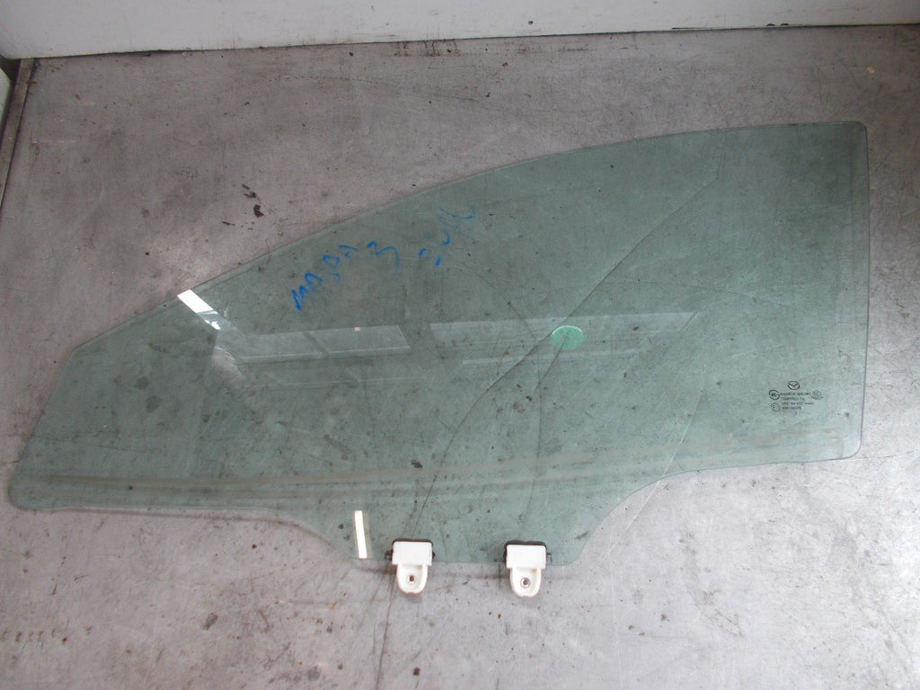 MAZDA 3 BM (MK3) 2016 NSF PASSENGER SIDE FRONT DOOR WINDOW GLASS