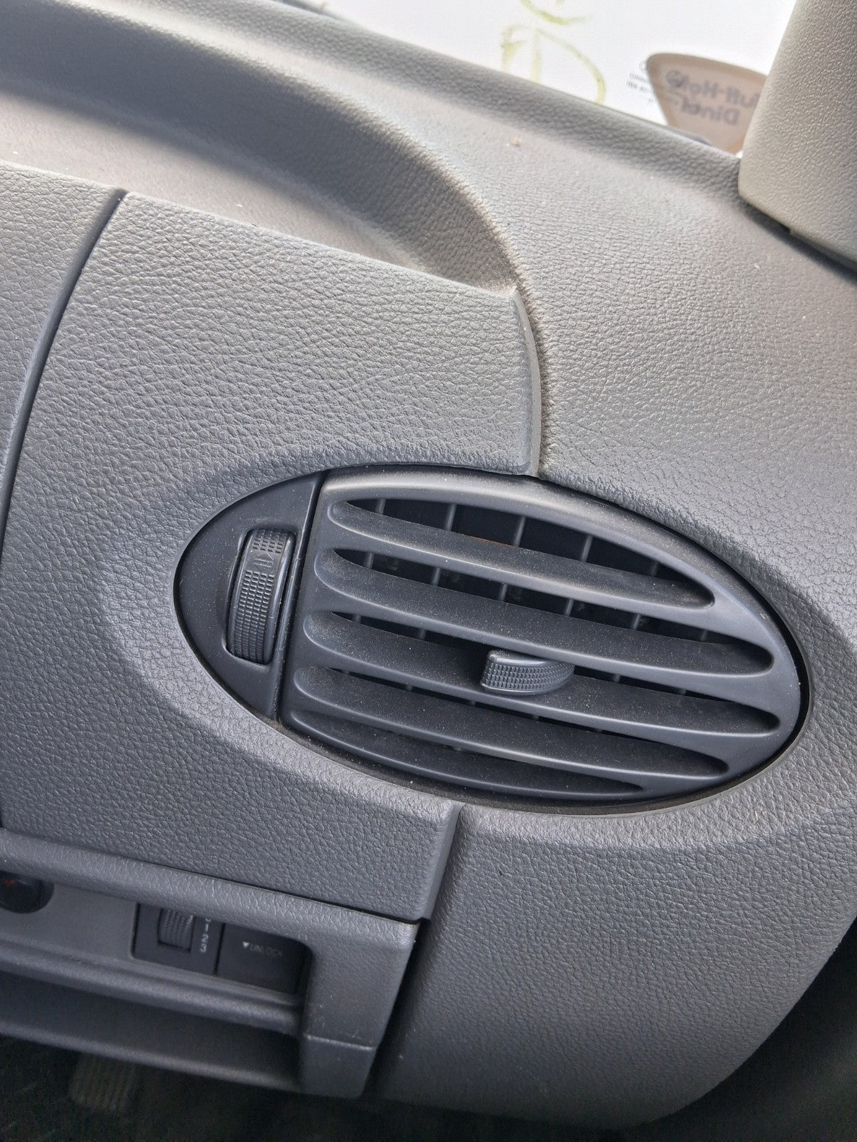 2020 SAIC LDV V80 OSF DRIVER SIDE FRONT RIGHT AIR VENT