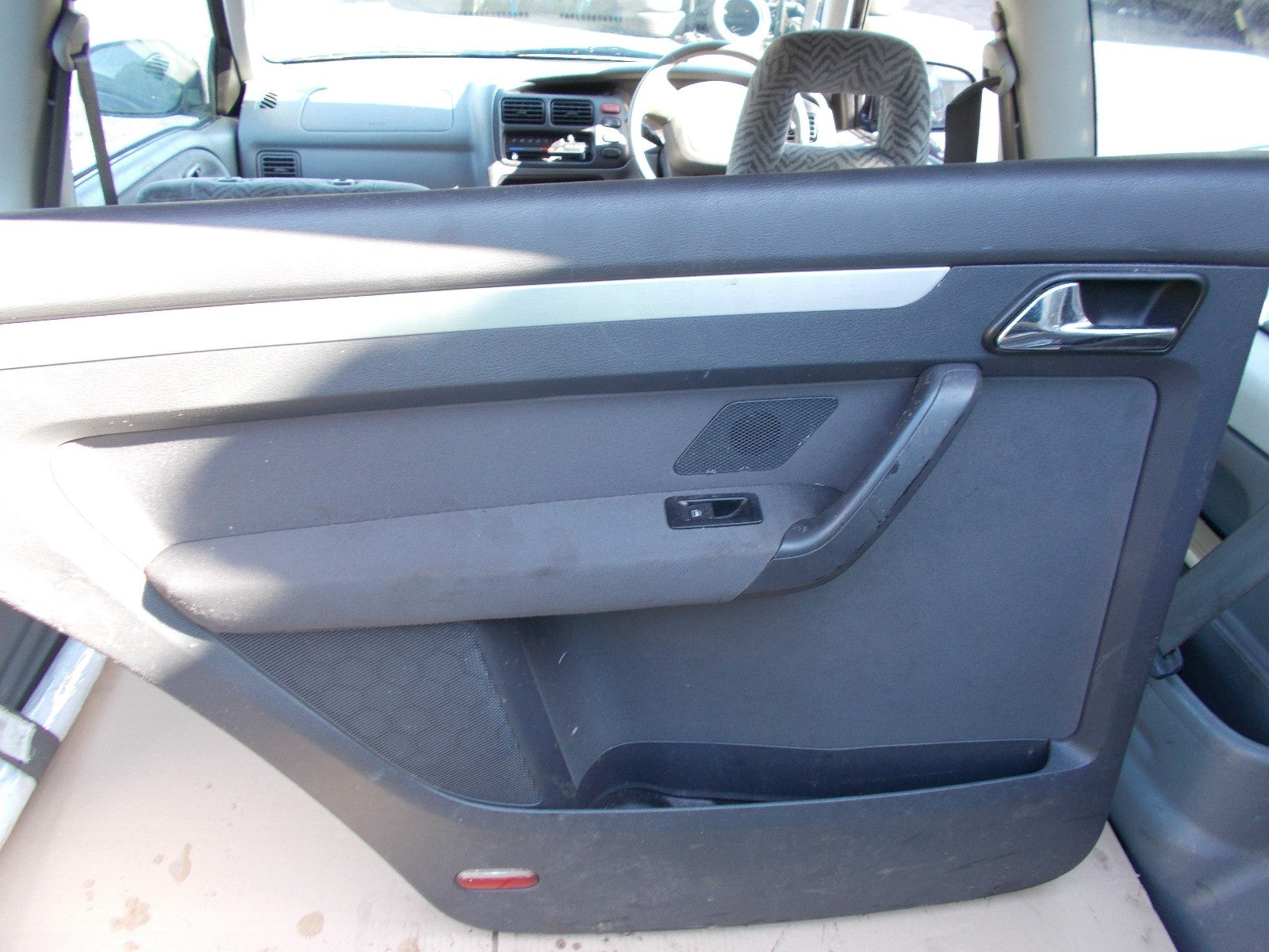 2005 VOLKSWAGEN VW TOURAN NSR PASSENGER SIDE REAR DOOR TRIM PANEL DOOR CARD