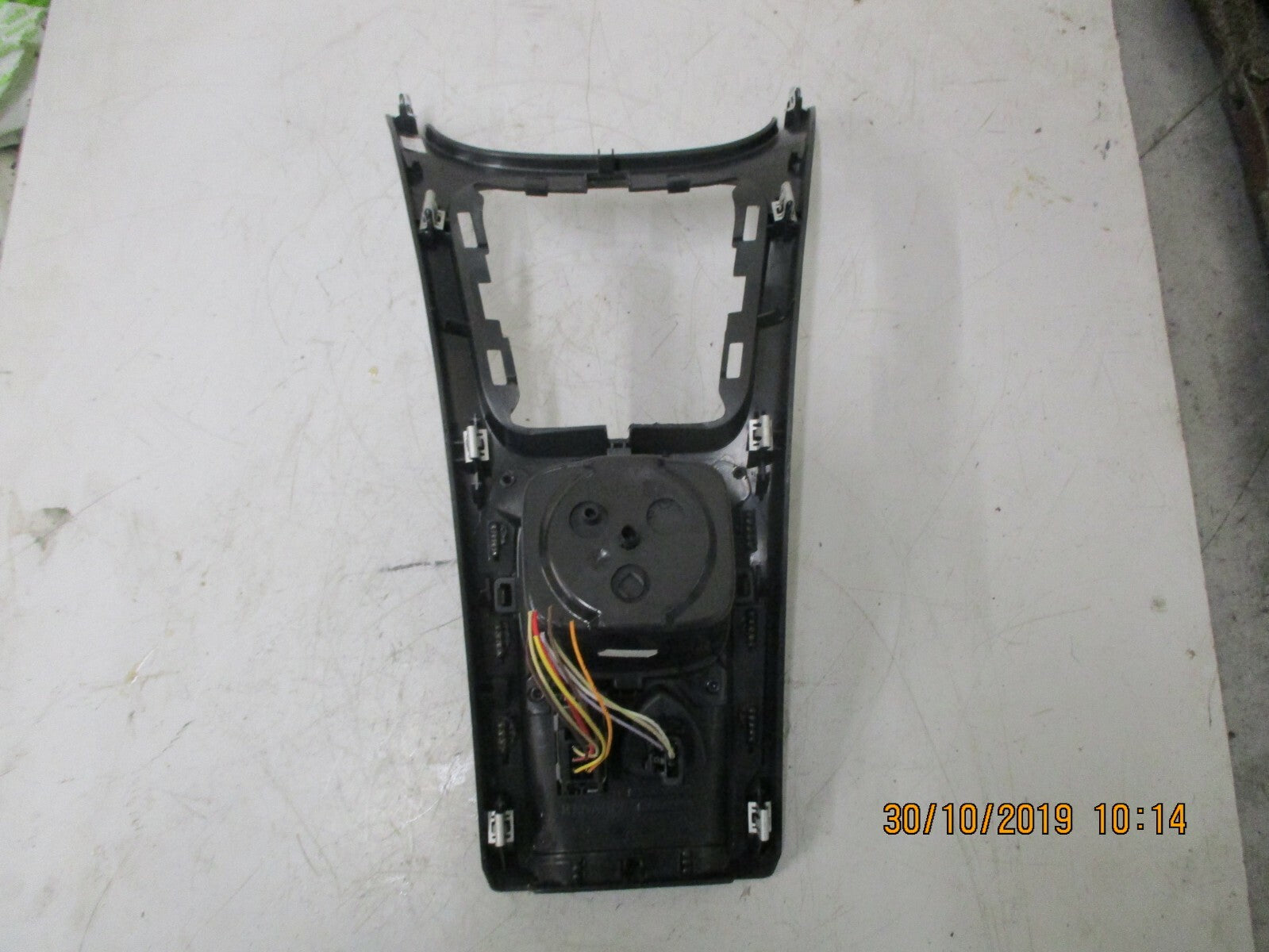 RENAULT LAGUNA MK2 2005 GEARSTICK CENTRE SURROUND TRIM HAZARD SWITCH 8200285197