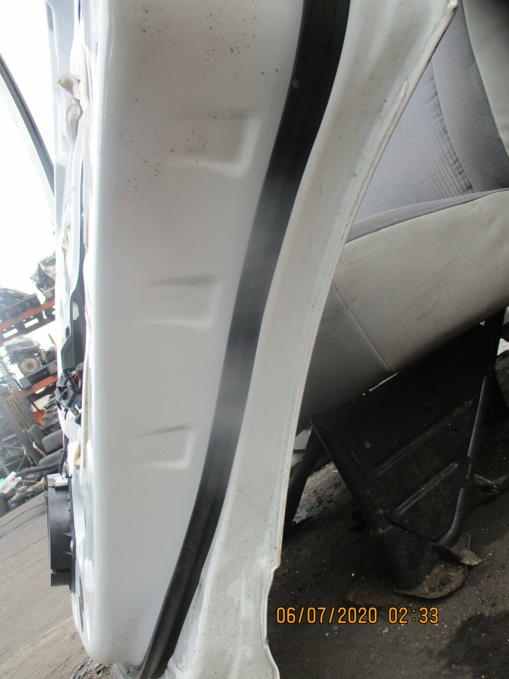 NISSAN QASHQAI 2018 J11 REAR RIGHT DOOR WHITE DAMAGED