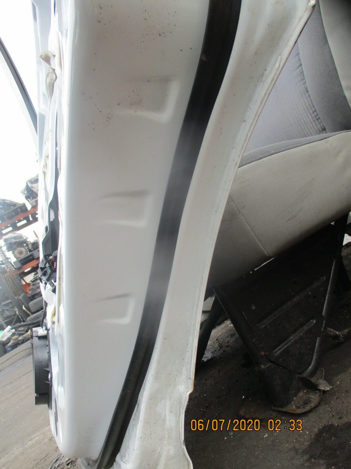 NISSAN QASHQAI 2018 J11 REAR RIGHT DOOR WHITE DAMAGED