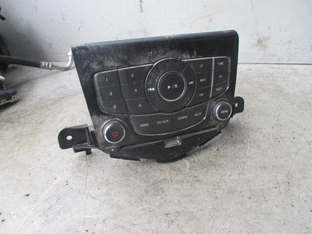 20O9 CHEVROLET CRUZE AUDIO SYSTEM CD RADIO 96948426