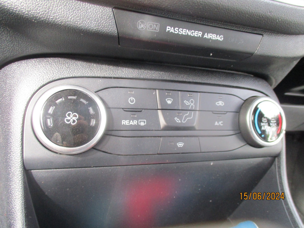 FORD FIESTA MK8 2023 HEATER AC CLIMATE CONTROL SWITCH PANEL