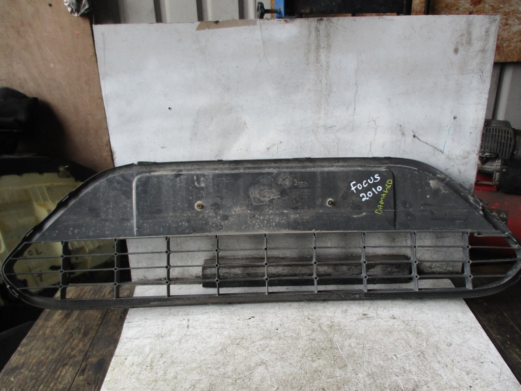 FORD FOCUS MK2 2010 FRONT BUMPER LOWER GRILL 8M5117B968