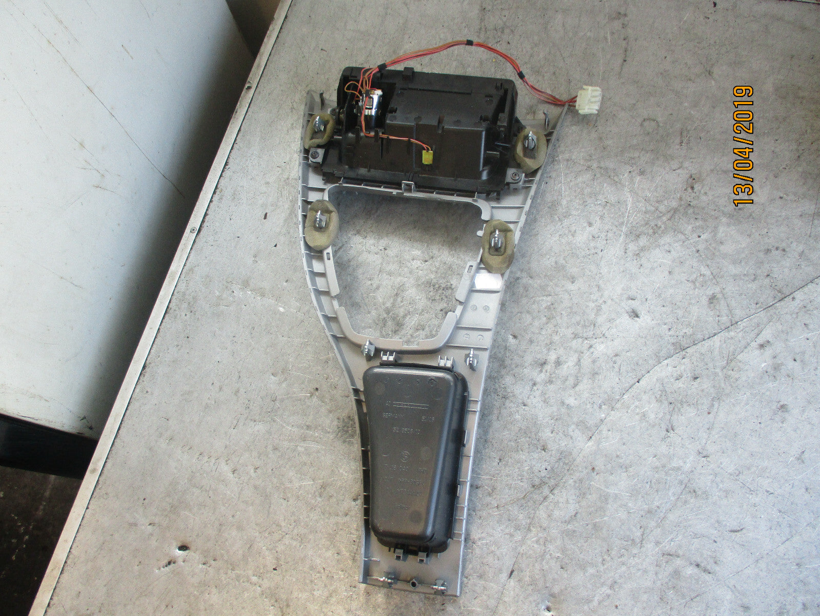 BMW 3 SERIES E90 2007 PLASTIC TRIM SURROUND CENTRE CONSOLE