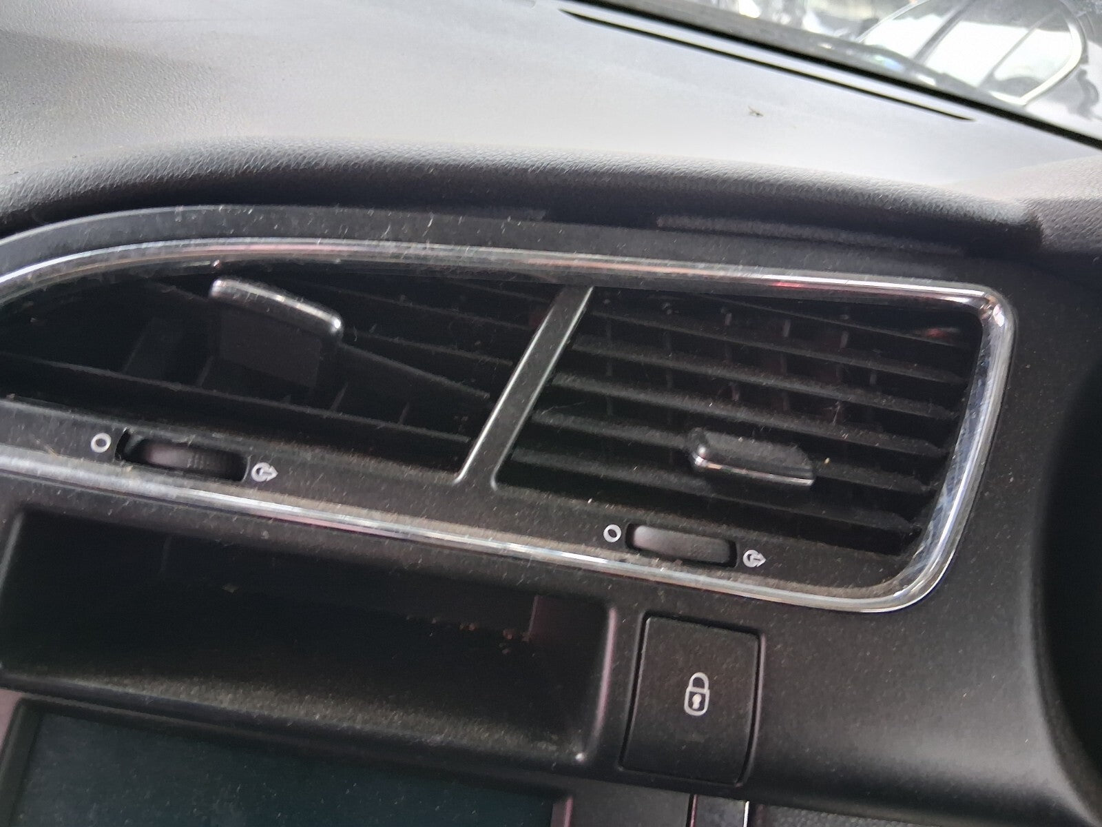 2012 PEUGEOT 3008 MK1 CENTRE DASHBOARD FRONT AIRVENT