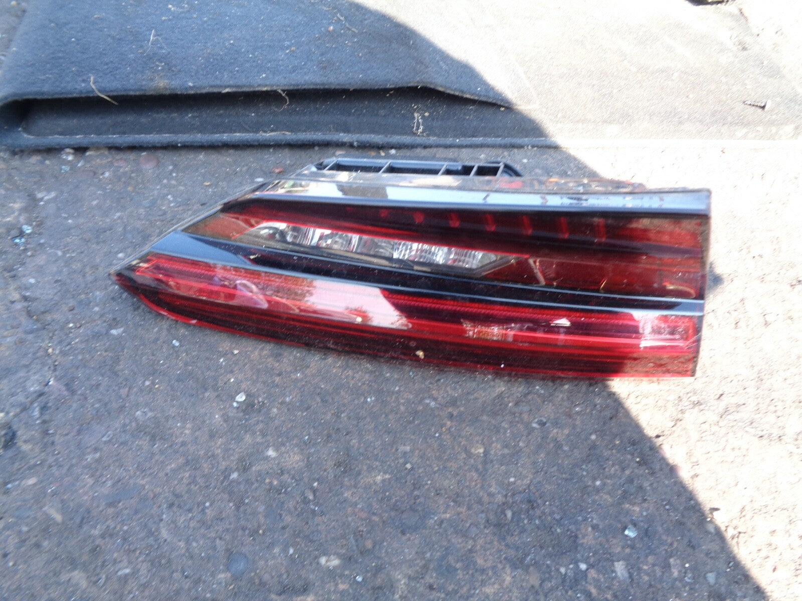 AUDI A5 F5 SPORTBACK MK2 PASSENGER NS SIDE REAR INNER TAILGATE LIGHT 636591L