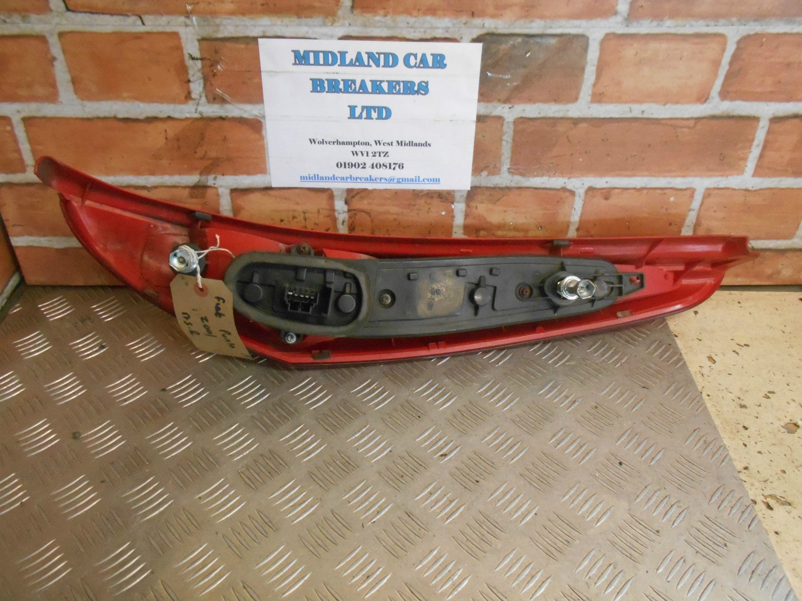 FIAT PUNTO 2002 3 DOOR NSR PASSENGER SIDE REAR BRAKE TAIL LIGHT 46794080