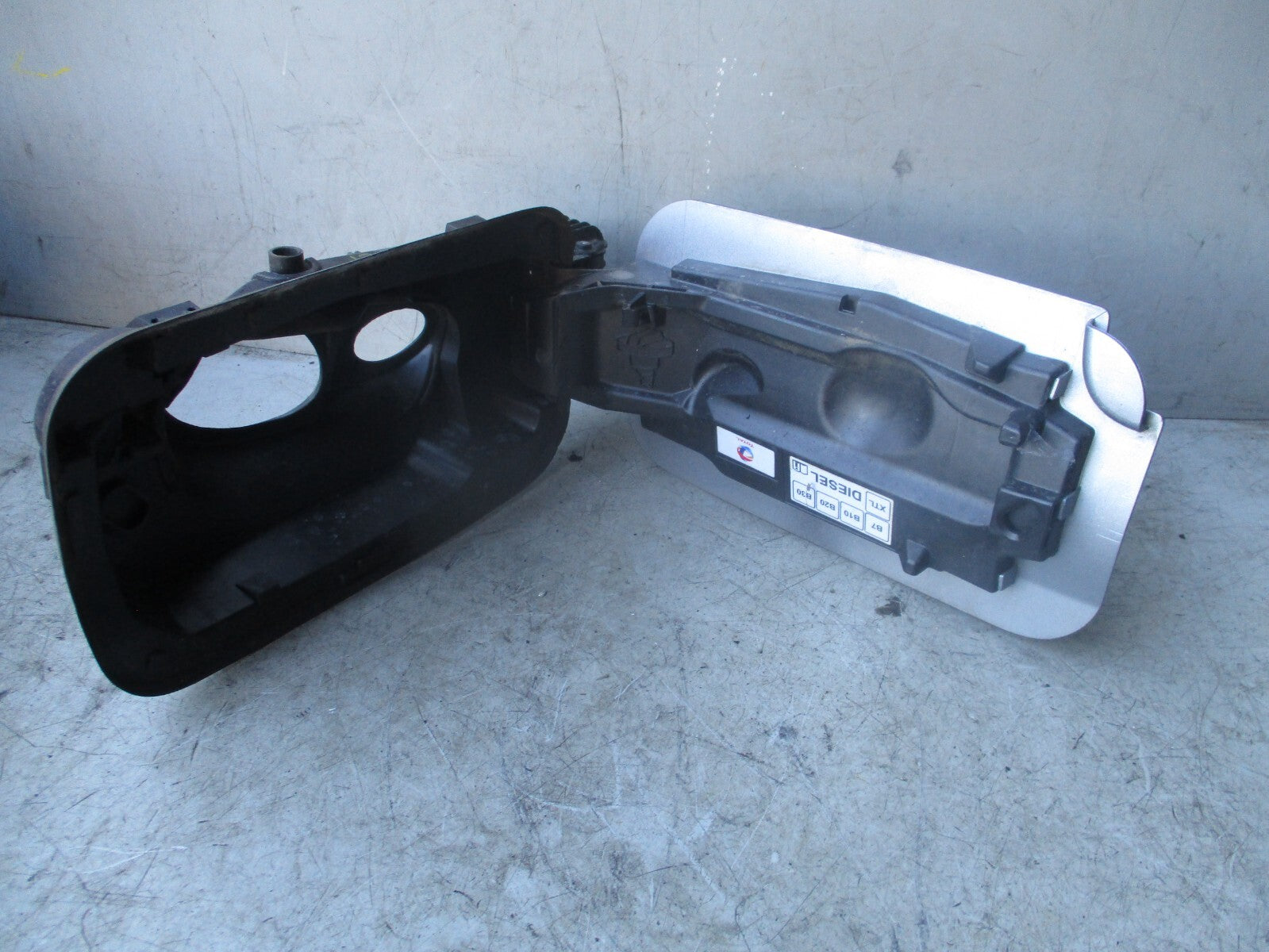 2021 CITROEN BERLINGO MK3 K9 FUEL FILLER FLAP GREY SILVER