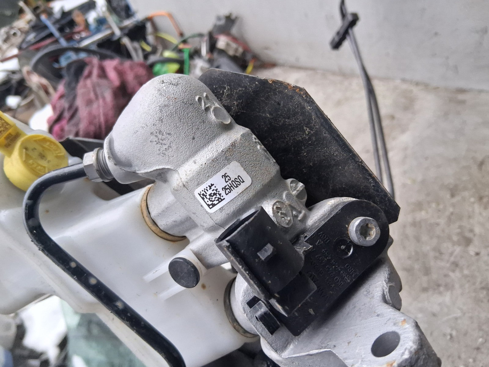 VW VOLKSWAGEN TIGUAN MK2 BRAKE SERVO RESERVOIR 502611301