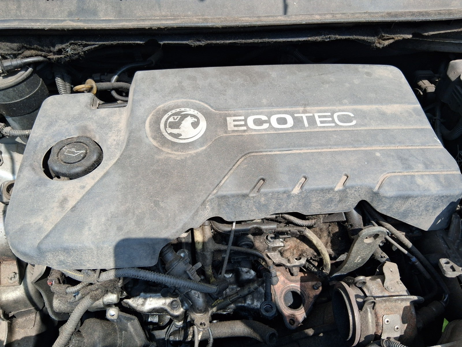 2017 VAUXHALL CORSA E 1.2 DIESEL ENGINE COVER LID