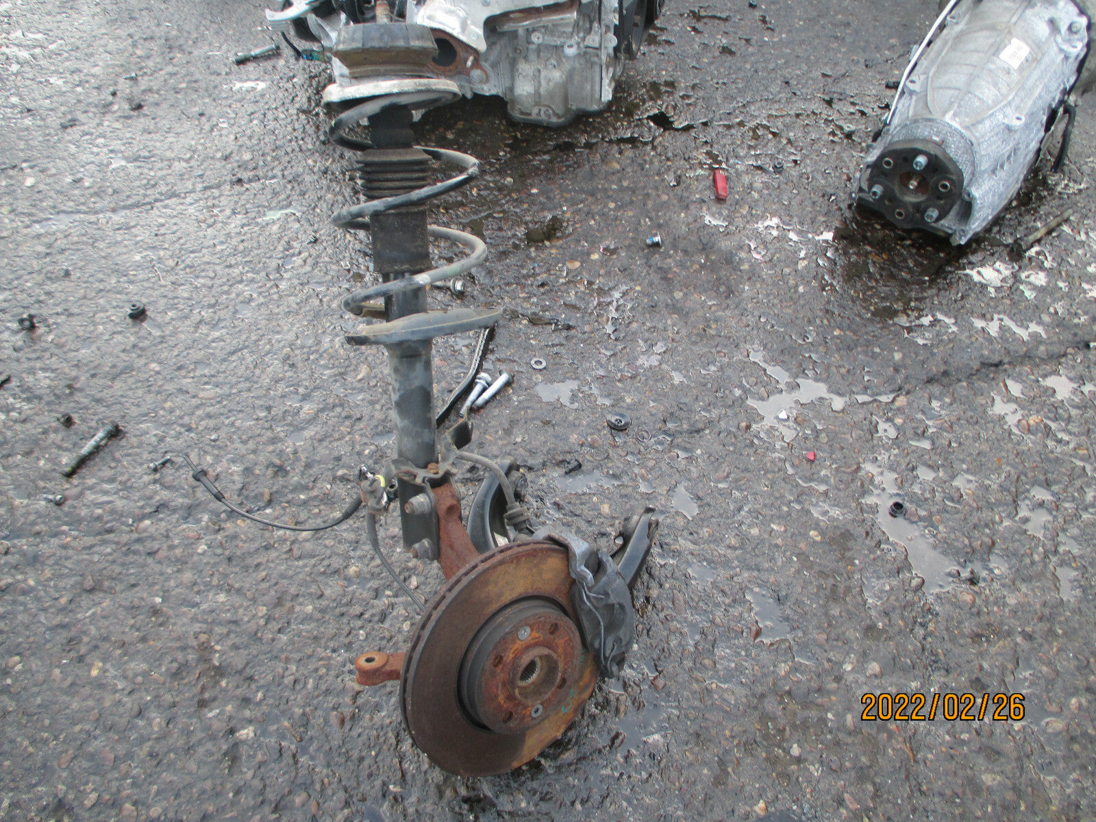 DACIA SANDERO 2017 MK2 1.0 PETROL OSF DRIVER FRONT SHOCK SUSPENSION CALIPER HUB