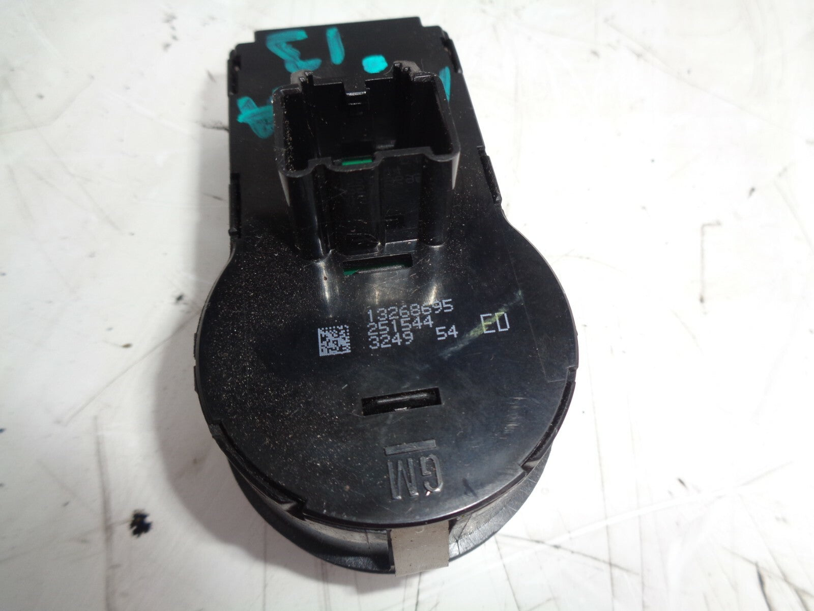 VAUXHALL ASTRA J MK6 HEADLIGHT FOGLIGHT SWITCH 13268695