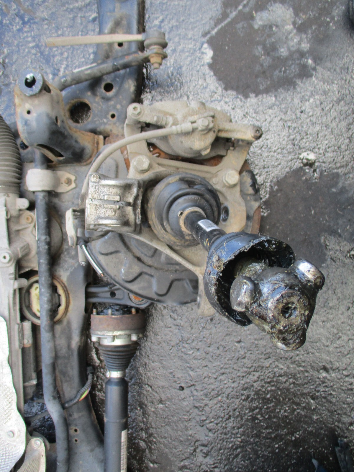 2013 VW VOLKSWAGEN GOLF MK7 1.6 DIESEL NS PASSENGER SIDE FRONT WHEEL BEARING HUB
