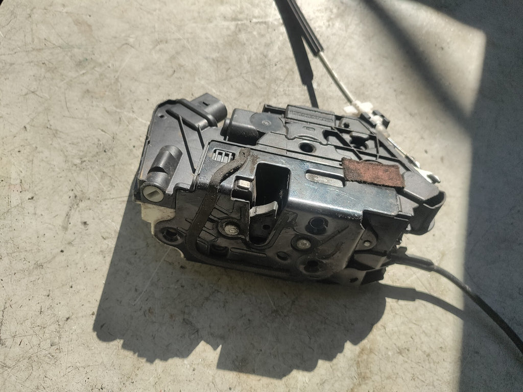 SEAT IBIZA MK4 2014 3 DOOR NS PASSENEGR SIDE DOOR LOCK MECHANISM 5N2837015E