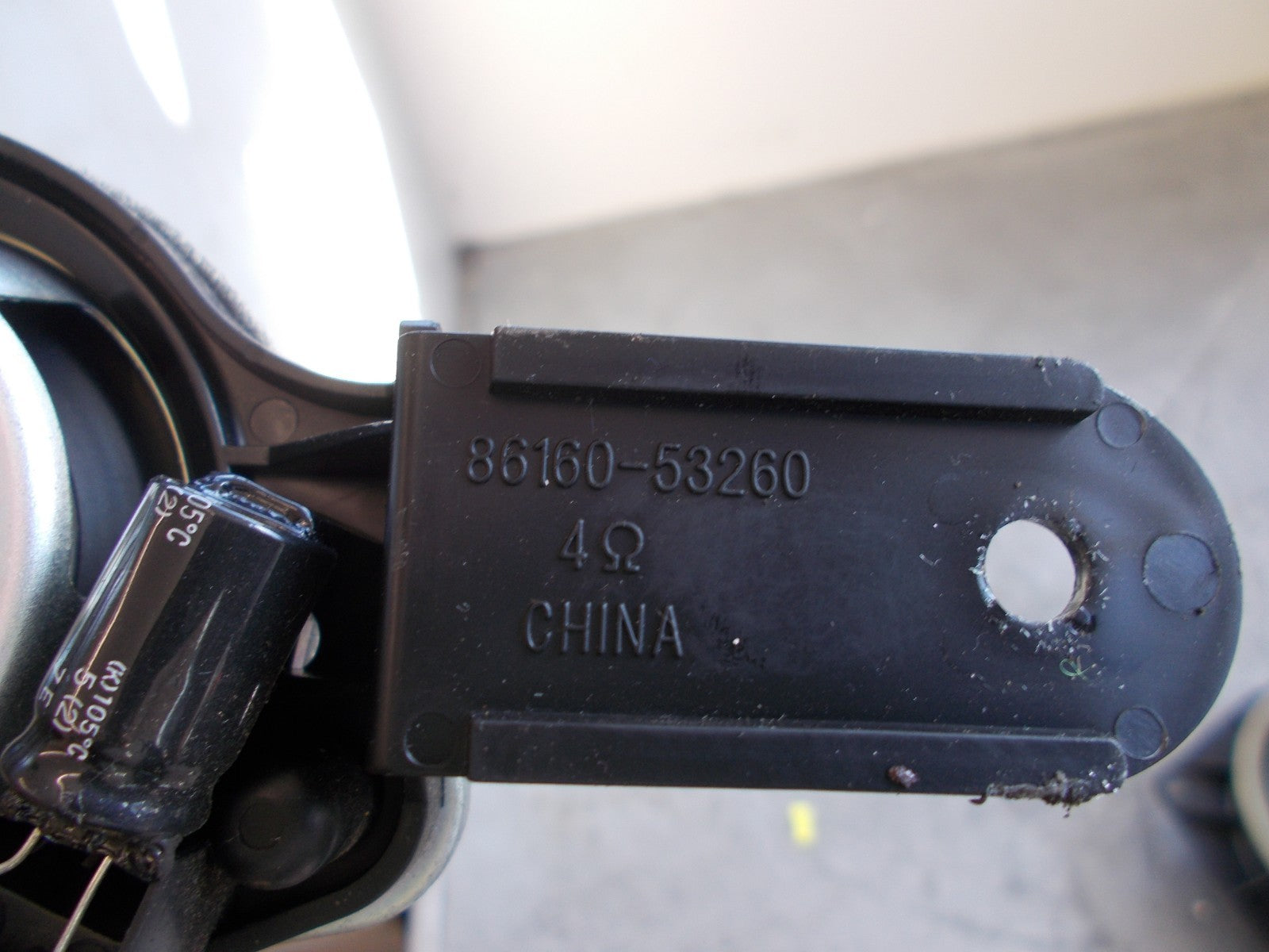 LEXUS IS XE20 (MK2) 2005-2013 OSR DRIVER SIDE REAR DOOR TWEETER 86160-53260