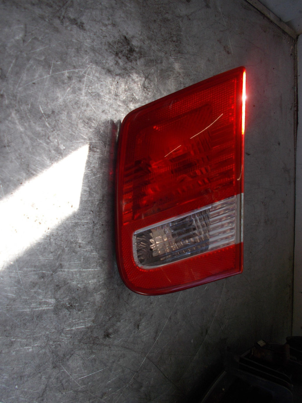 SAAB 93 NS PASSENGER REAR LIGHT 25480202