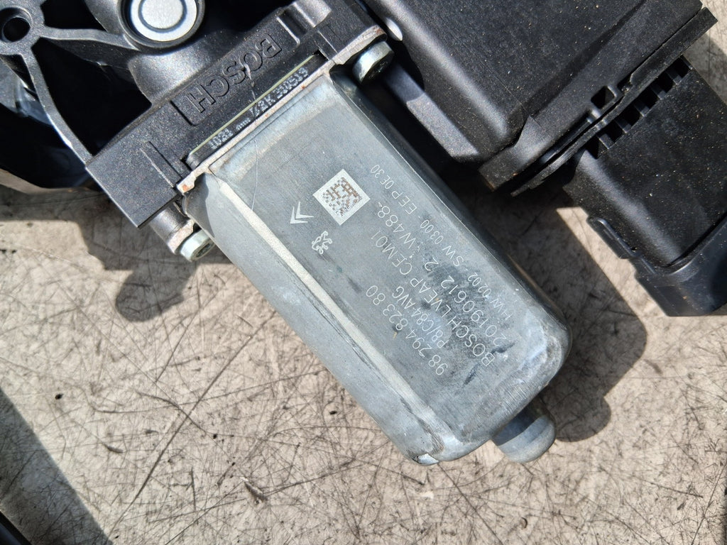 2019 PEUGEOT 5008 MK2 NSF PASSENGER SIDE FRONT WINDOW MOTOR REGULATOR 9830389380