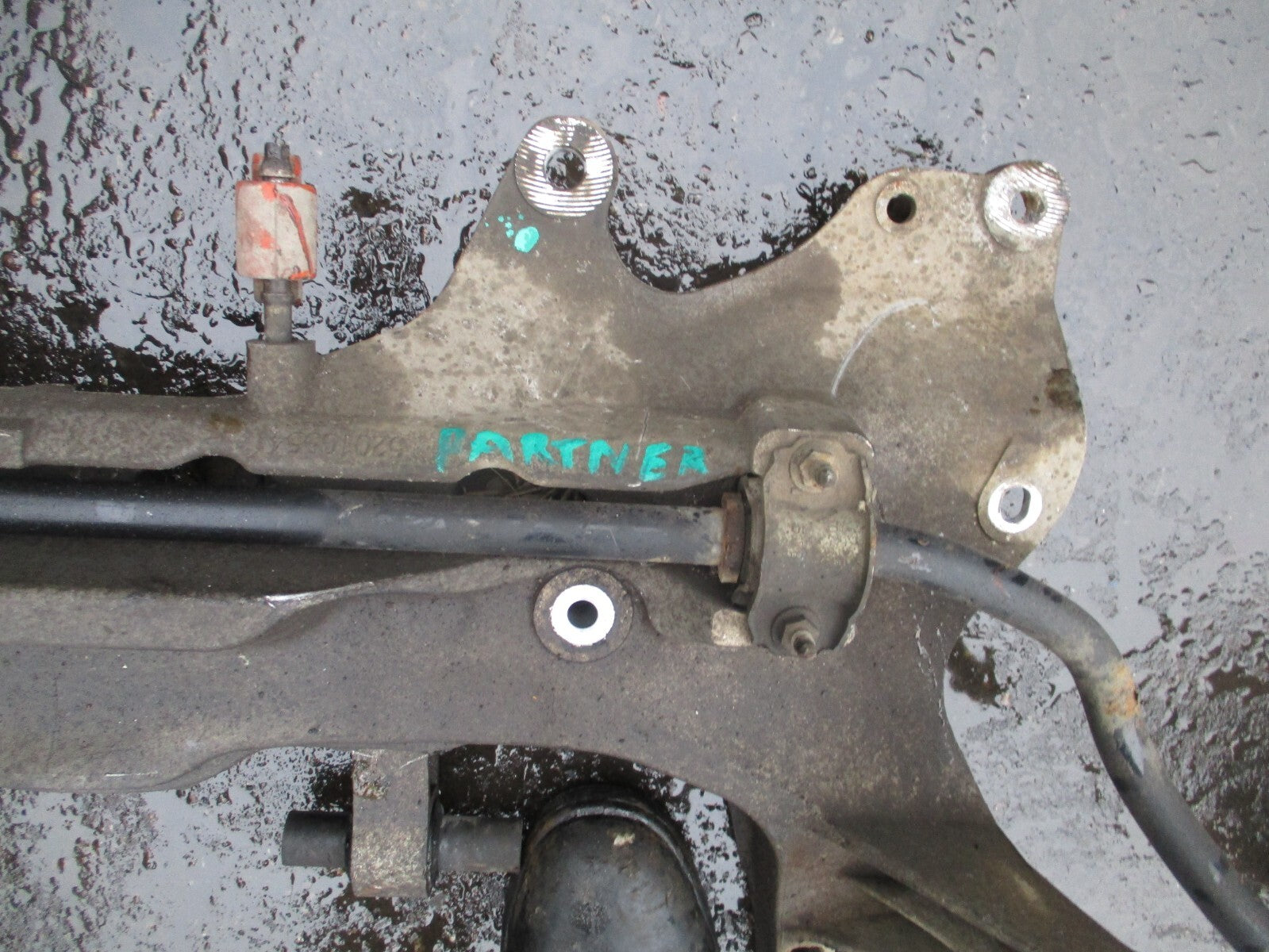 2015 PEUGEOT BIPPER 1.3 DIESEL FRONT SUB FRAME 52010554
