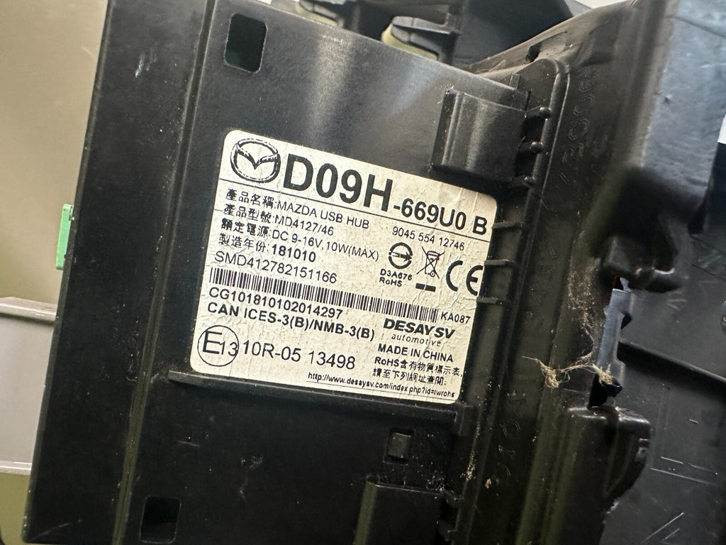 2019 MAZDA 2 DJ MK3 USB PORTS 12V POWER SOCKET SD CARD READER D09H 669U0