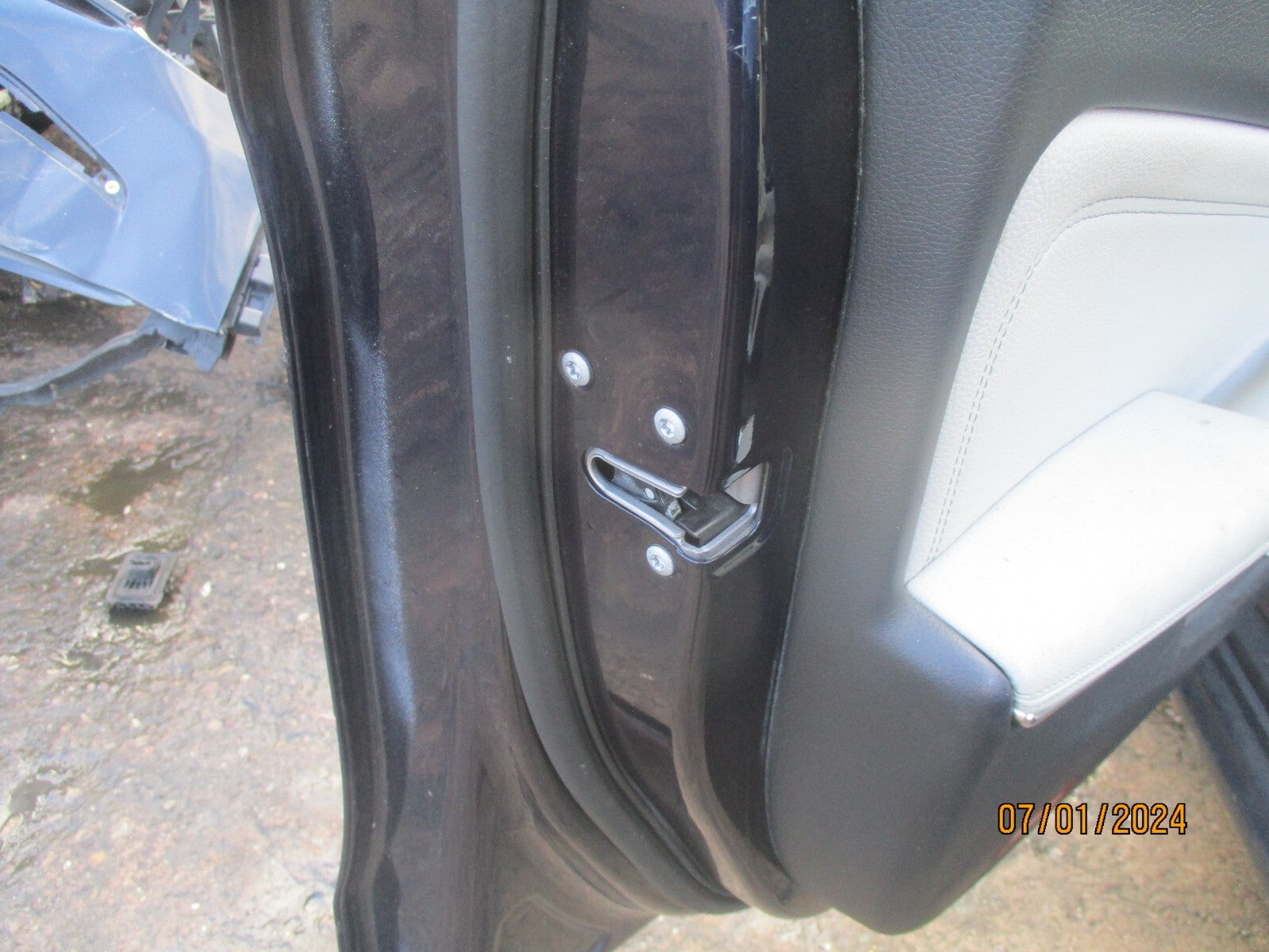 MERCEDES BENZ CLA 2016 C117 NSF PASSENGER SIDE FRONT DOOR LOCK MECHANISM